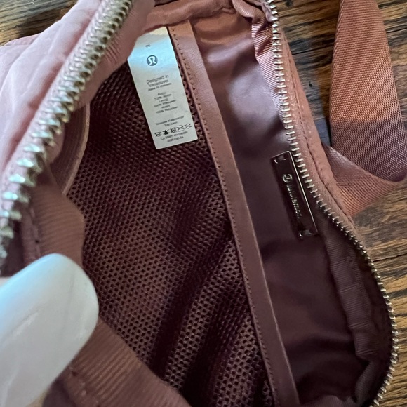 Host pick π Lululemon OG Spiced Chai Belt Bag - Picture 3 of 5